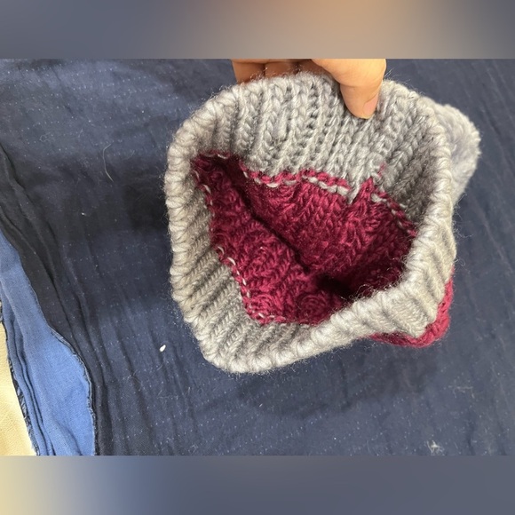 Two-Tone Knit Pom Beanie with Removable Rhinestone Star Clip - Picture 2 of 8